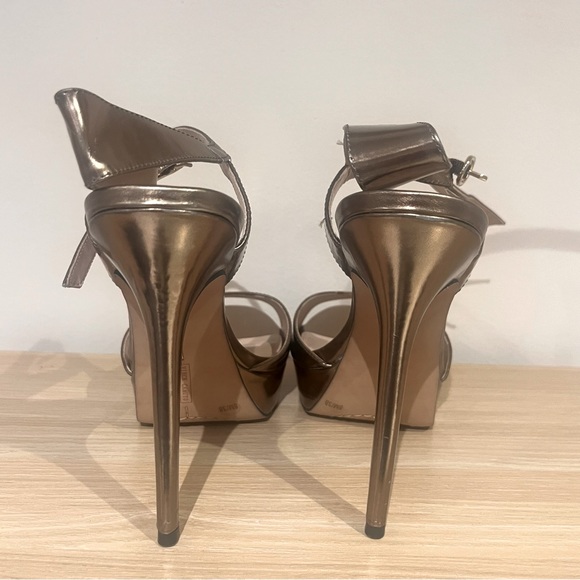 Vince Camuto Gold Sorell Heels - Picture 6 of 8